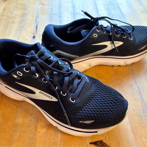 Ladies Brooks Ghost Sneakers Shoes Size 9 W blue immaculate - Picture 3 of 14